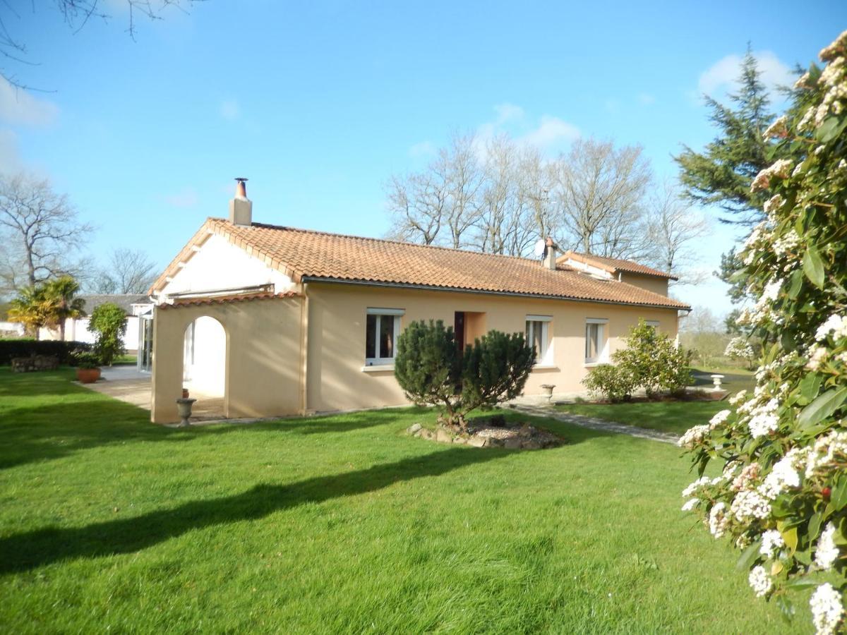 Studio Appart' Les Jards Bressuire Exterior photo